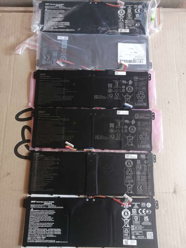 Various Acer laptops batteries (Read description)