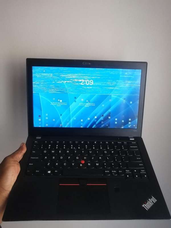 Lenovo laptop i5 8th gen, SCREEN HAS GLITCHES, 8gb ddr4 ram, 500Gb HDD, Battery excellence.