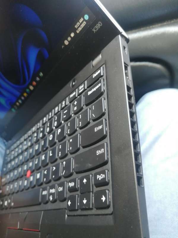 Lenovo ThinkPad X390 | CORE i5, 8GB RAM, 256GB SSD |