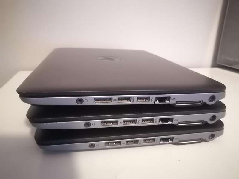 Clean HP Core i5 5th Gen, 8GB RAM,500GB HDD, No battery, Working on charger. Everything else 100%
