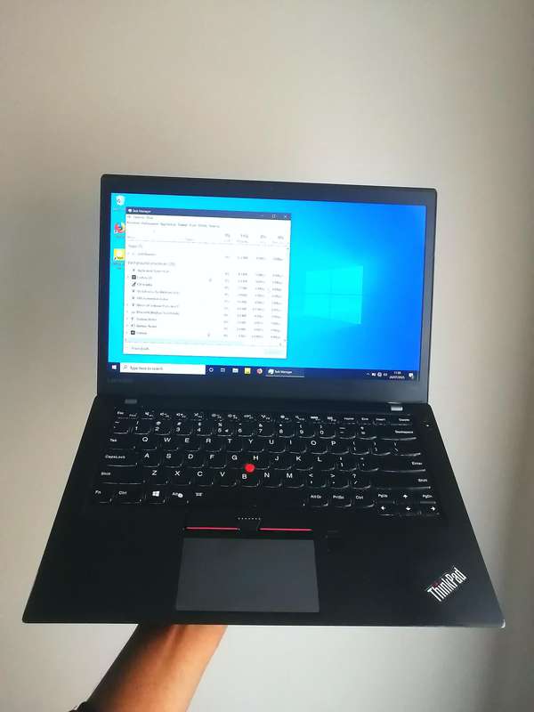 Lenovo T460s i5 6th gen, 12gb ram ddr4, 256GB SSD, 2x Batteries, Clean Condition& Keyboard Backlight