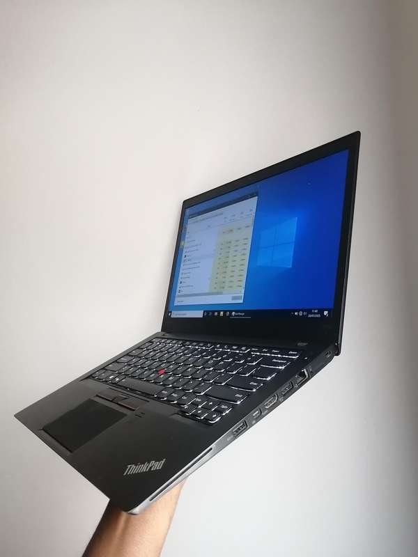 Lenovo T460s i5 6th gen, 12gb ram ddr4, 256GB SSD, 2x Batteries, Clean Condition& Keyboard Backlight