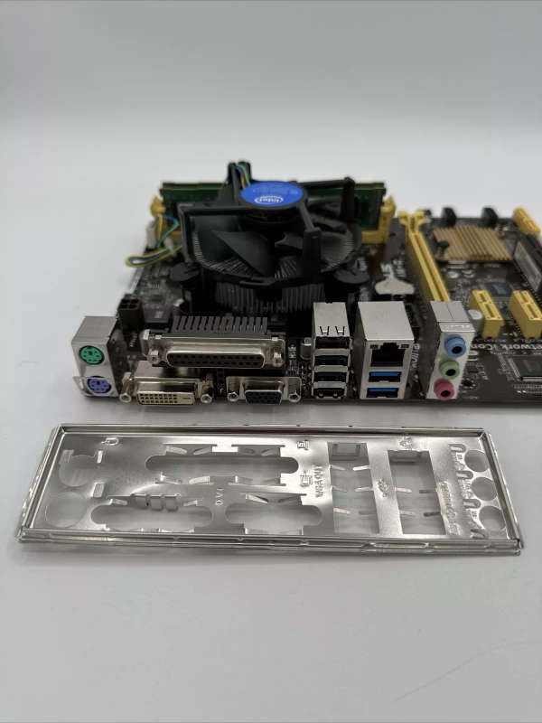 Intel Core i3 4th gen Asus Entry Gaming Motherboard Combo @3.4GHz Socket LGA1150 MicroATX (H81M-C)