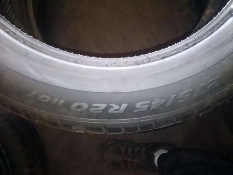 275/45/20, 305/40/20 Pirelli Pzerro *runflat fairly used tyres