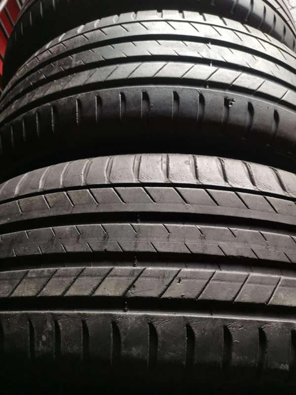 235/60/18 × 4 Michelin Latitude 3. Good Condition. 80% life