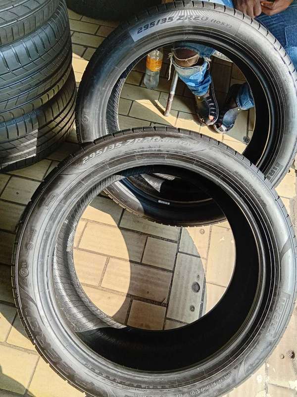 295/35/20 Pirelli Pzerro. 80% life