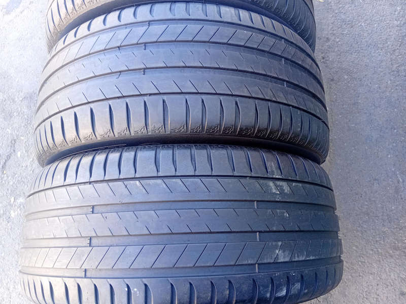 255/55/18 Michelin fairly used tyres