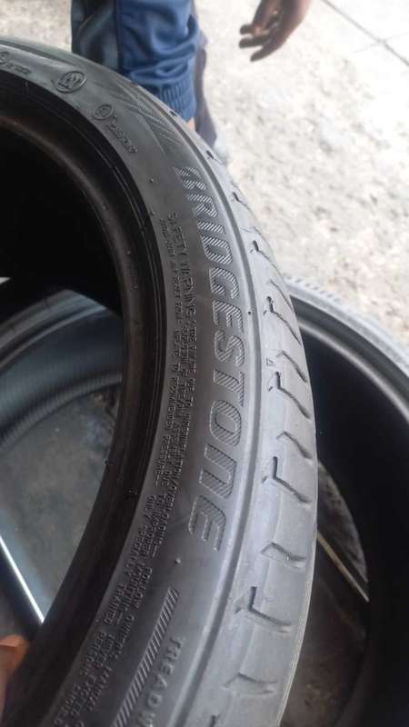 245/40/20 x 2 Bridgestone Potenza Runflat Tyres. 70% life