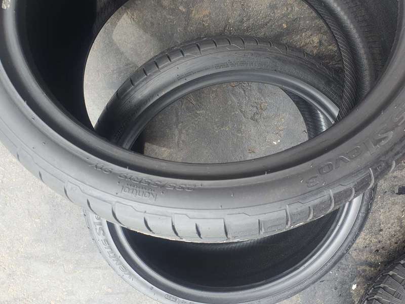 235/35/19 x 2 Hankook Ventus tyres. Non runflat
