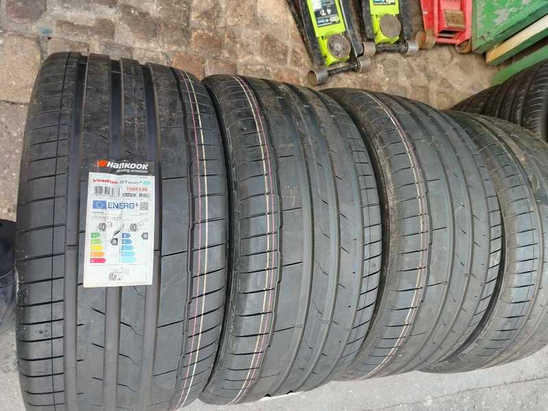 275/45/19 Hankook Ventus Tyres. 100% Life