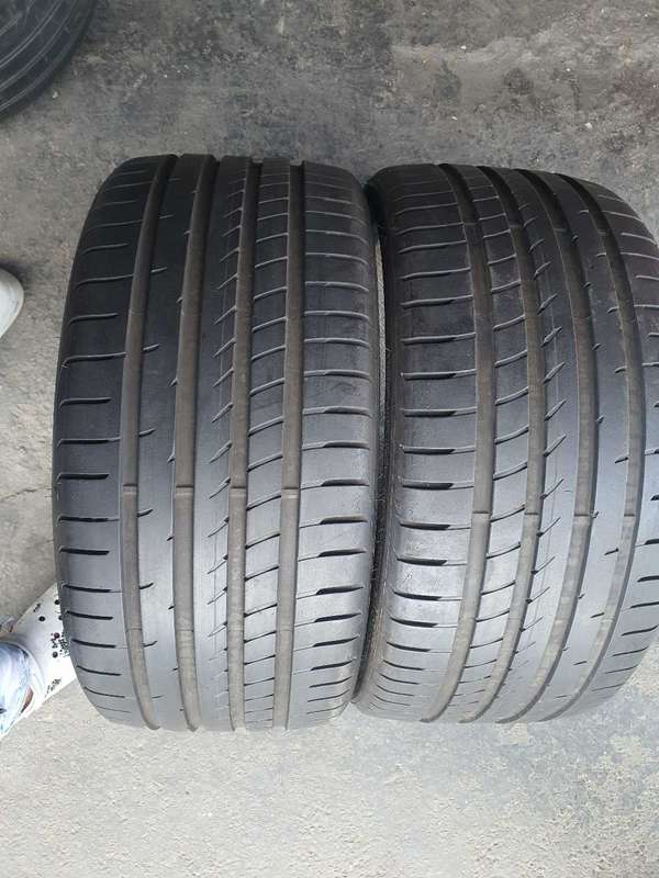 245/30/20 x 2 Goodyear Eagle tyres. 85% Life