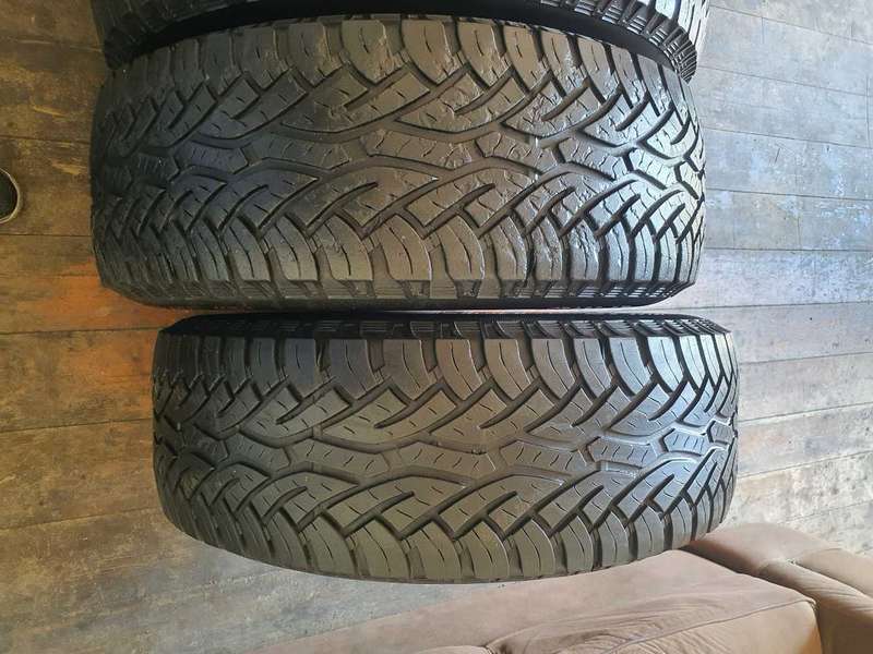 265/65/17 Continental CrossContact AT. 65% life