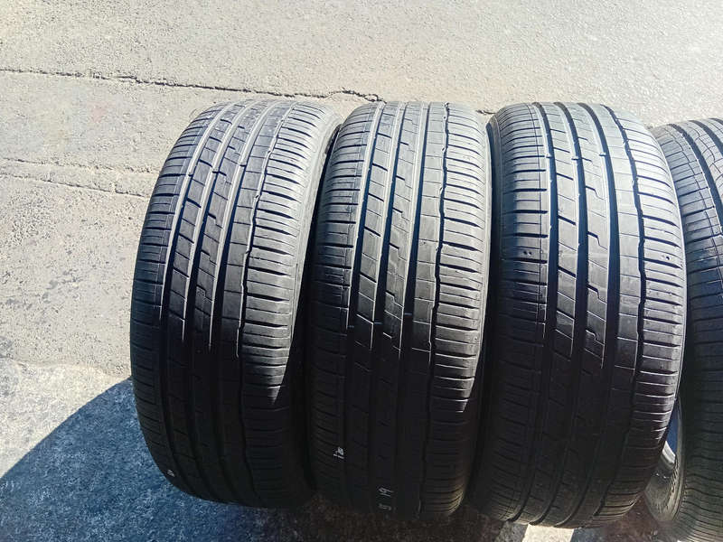 225/55/19 Hankook fairly used tyres