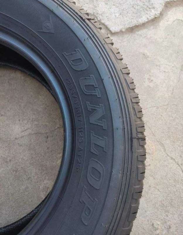 255/65/17 x 4 Dunlop Grandtrak AT25.