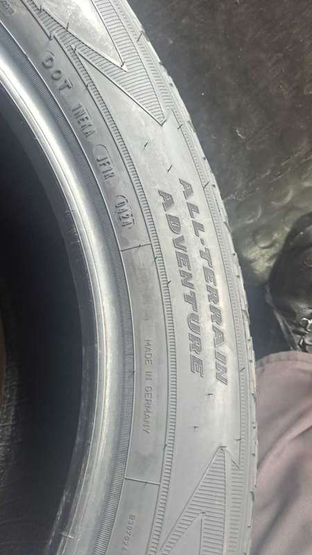255/60/20 × 4 Goodyear Wranglar. 100%