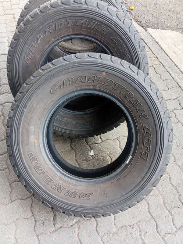 265/70/16 Dunlop Grandrak1 tyres