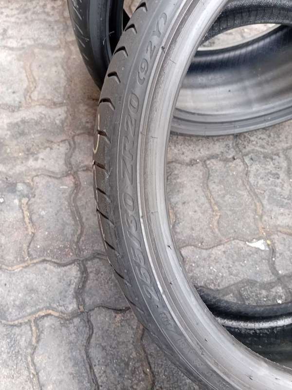 255/35/20 × 2 Pirelli Pzerro tyres. 80% life