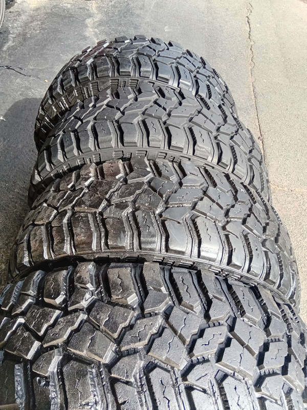 285/70/17 x 4 COPPER DISCOVERER STT PRO