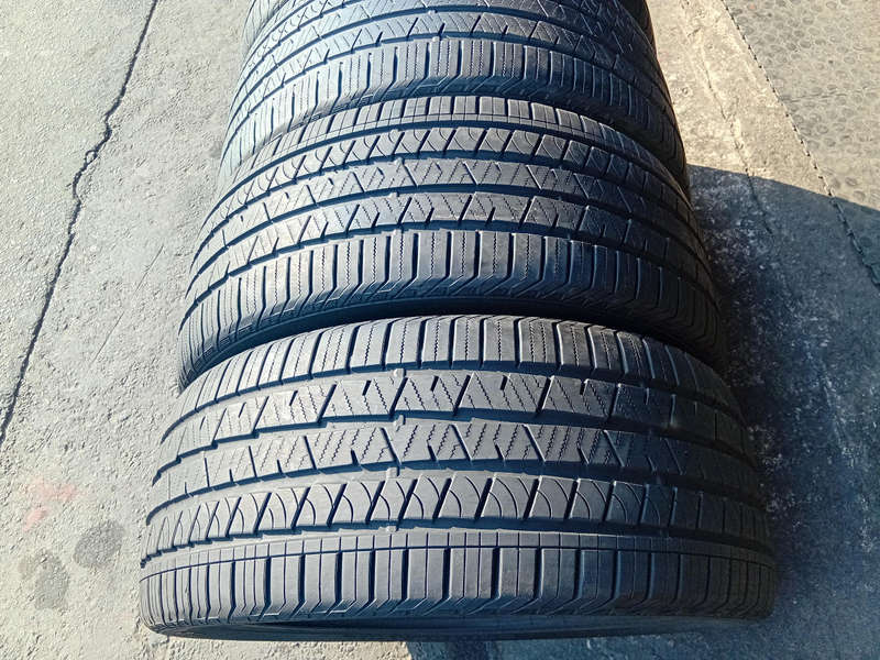 285/40/22 Continental Cross contact. 80% life