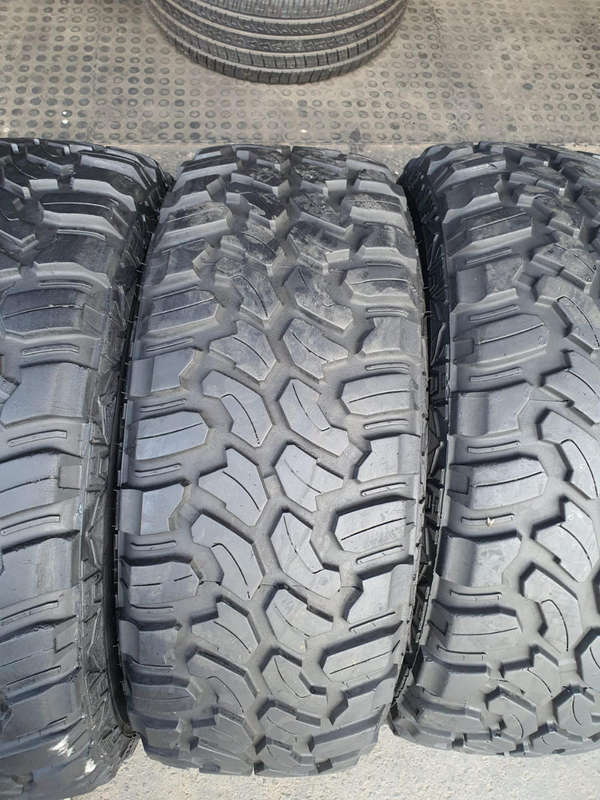 285/70R17 x 5 Powertrac PowerRover M/T 121/118Q