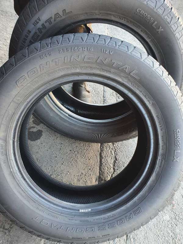 255/60/18 x 2 Continental Crosscontact Lx.