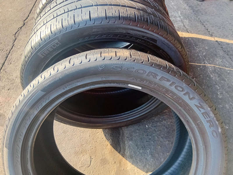 295/40/22 × 4 Pirelli Scorpoin used tyres