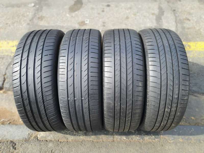 235/55/19 Non runflat tyres. Great Condition