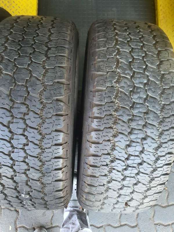 255/60/20  Goodyear Wranglar AT. 70% life
