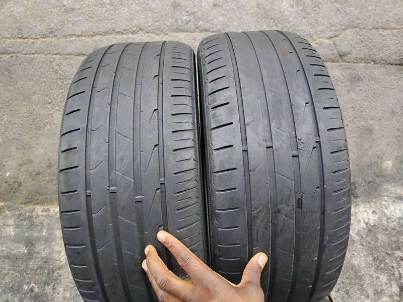 215/45/18 x 2 Kumho tyres