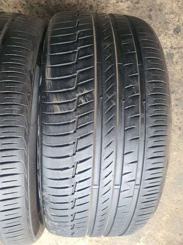 275/35/22, 315/30/22 Continental Premium Contact. 75% life