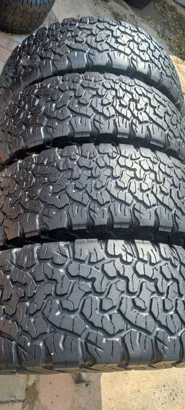 275/65/17 × 4 BF Goodrich AT Tyres. 70% On life