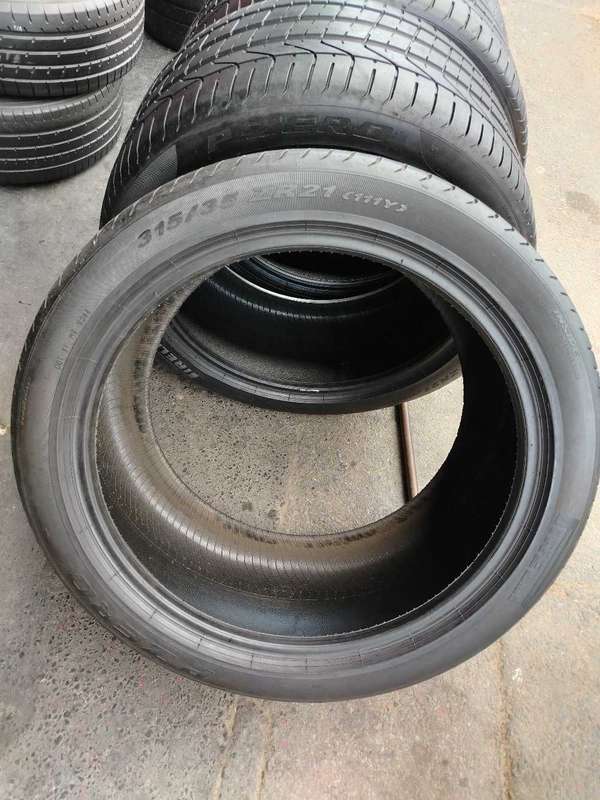 285/40/21 and 315/35/21 Pirelli Pzerro. 70% life