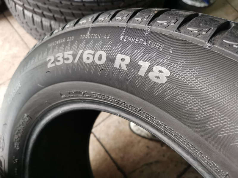 235/60/18 × 4 Michelin Latitude 3. Good Condition. 80% life