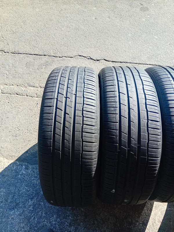 225/55/19 Hankook fairly used tyres