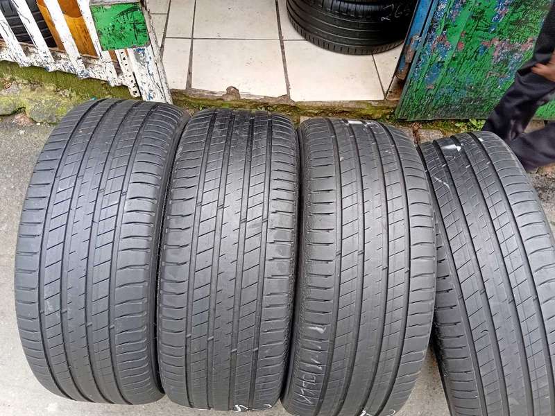 255/45/20 Michelin tyres. Good condition