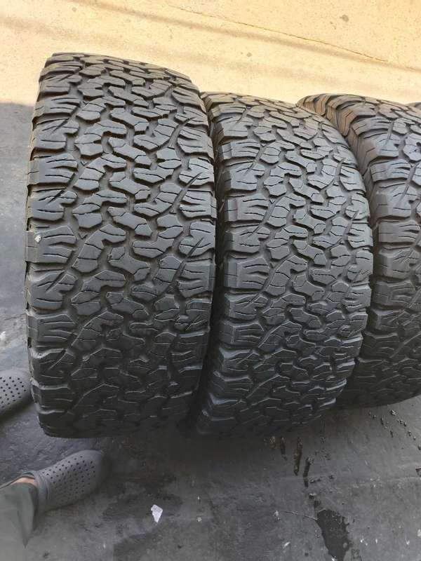 Set of 285/55/20 x 5 BF Goodrich AT tyres. 65% life