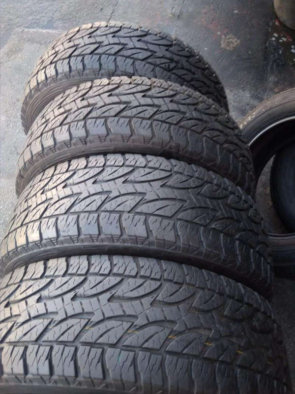 265/65/17 × 4 Bridgestone Duerler AT. 70% life