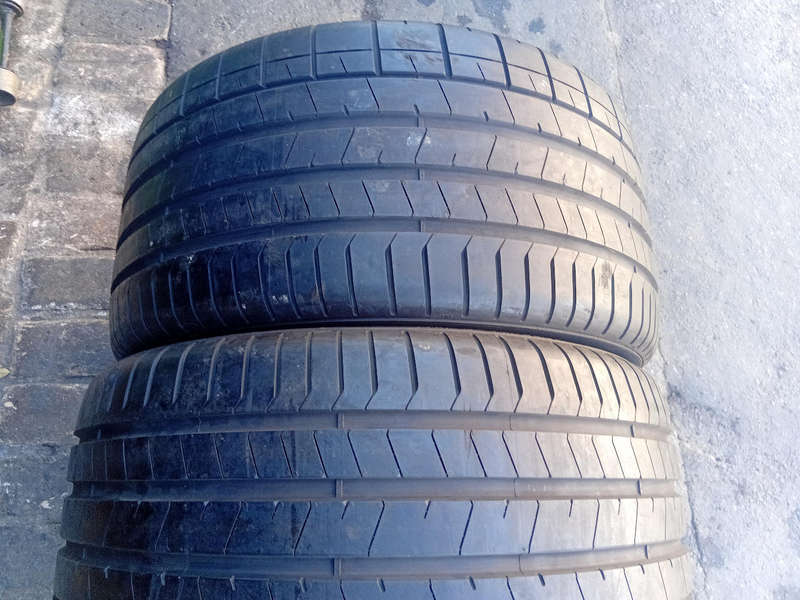 305/35/19 × 2 Pirelli Pzerro tyres.