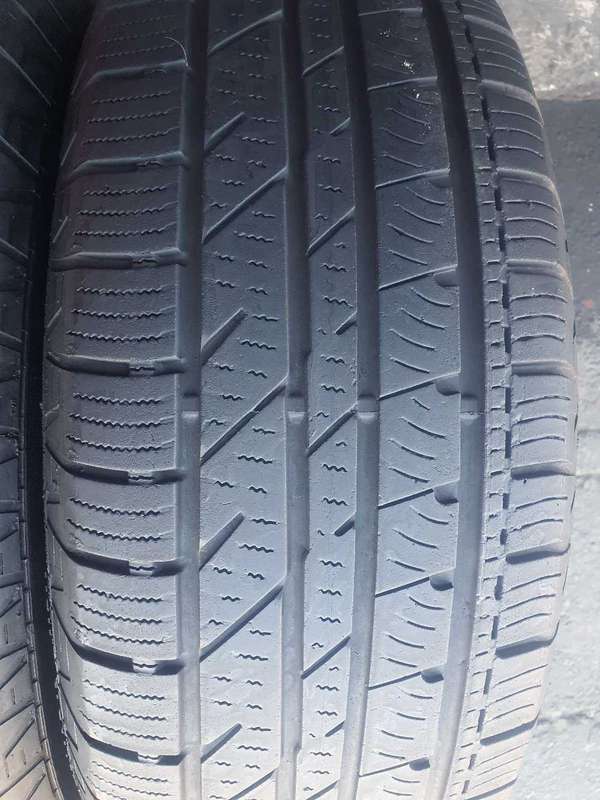 255/60/18 x 2 Continental Crosscontact Lx.