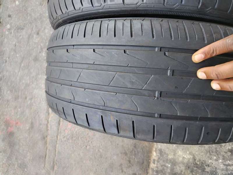 215/45/18 x 2 Kumho tyres