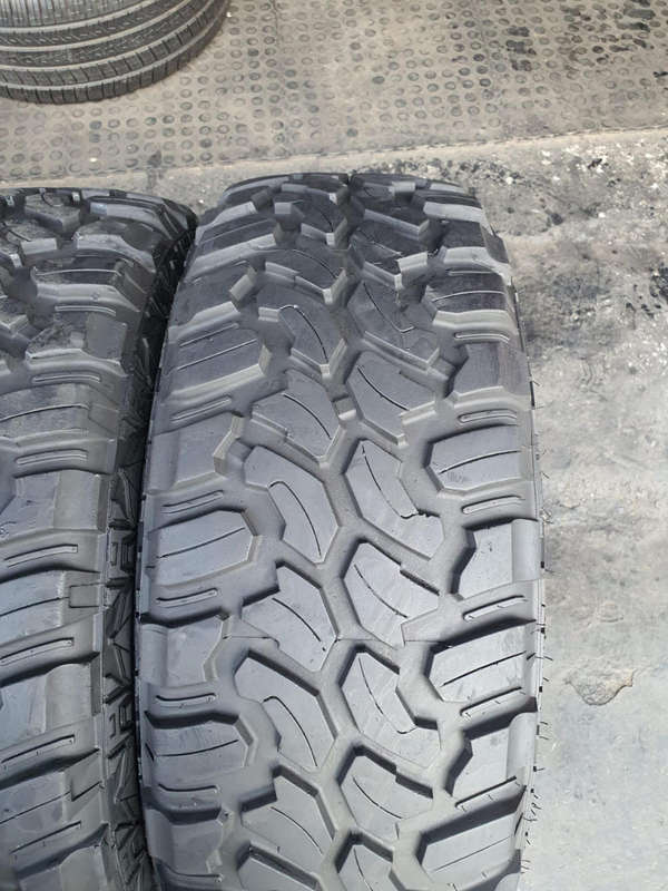285/70R17 x 5 Powertrac PowerRover M/T 121/118Q