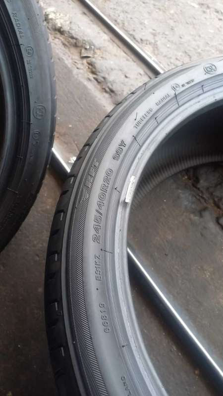 245/40/20 x 2 Bridgestone Potenza Runflat Tyres. 70% life