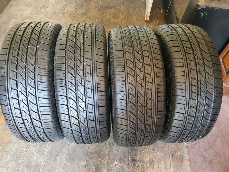 265/60/18 Cooper Discoverer HTs. 100% life