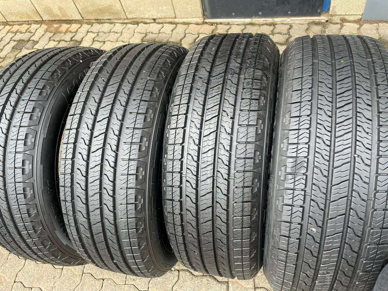 255/55/20 × 4 Goodyear Wranglar M+S 110V. Like new