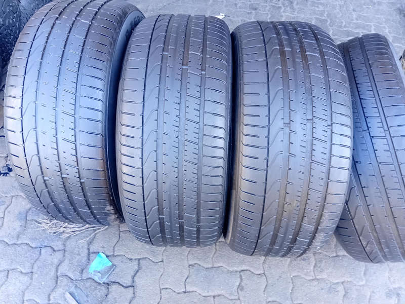 285/45/21 × 4 Set of Pirelli Pzerro fairly used tyres