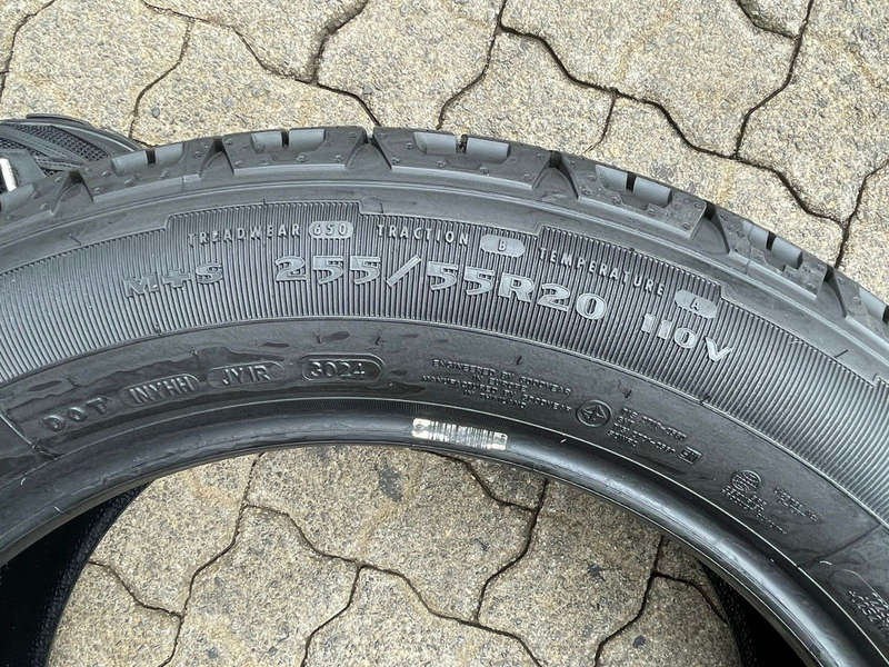 255/55/20 × 4 Goodyear Wranglar M+S 110V. Like new