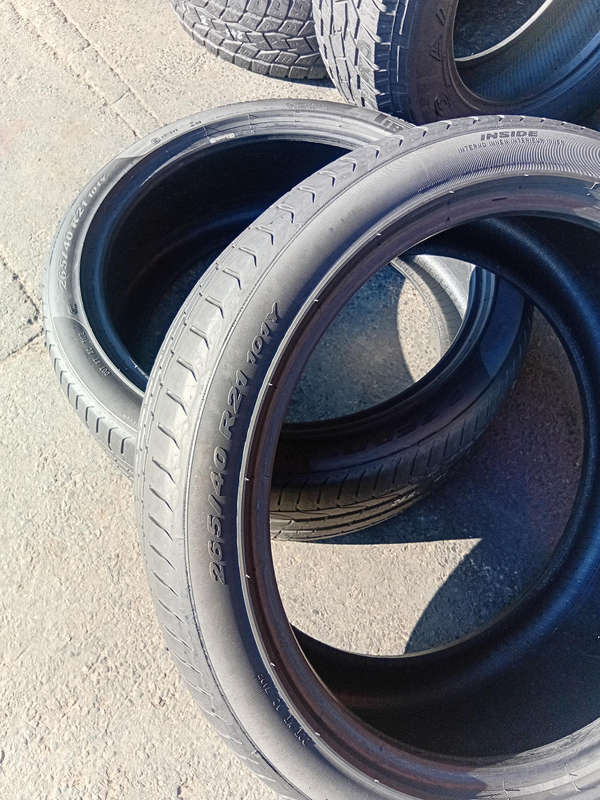 265/40/21 × 2 Pirelli Pzerro used tyres