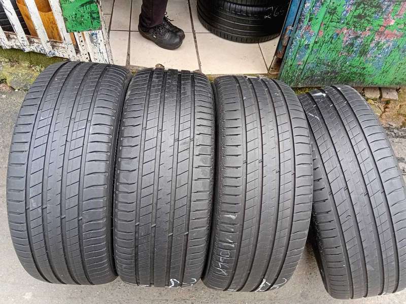 255/45/20 Michelin tyres. Good condition