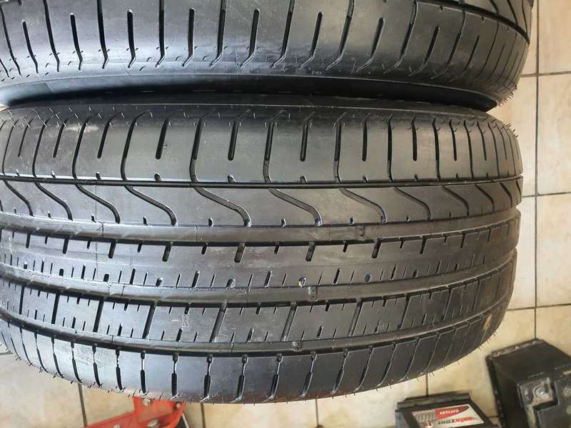 285/40/22 × 2 Pirelli Pzerro. Good condition