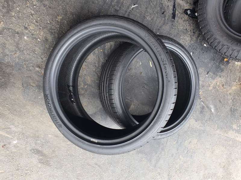 235/35/19 x 2 Hankook Ventus tyres. Non runflat